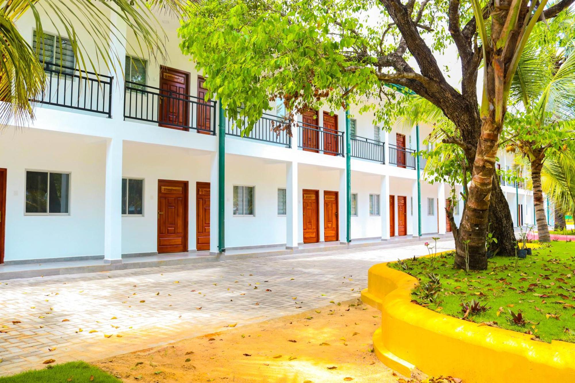 Reecha Resort & Hotel Kilinochchi Luaran gambar