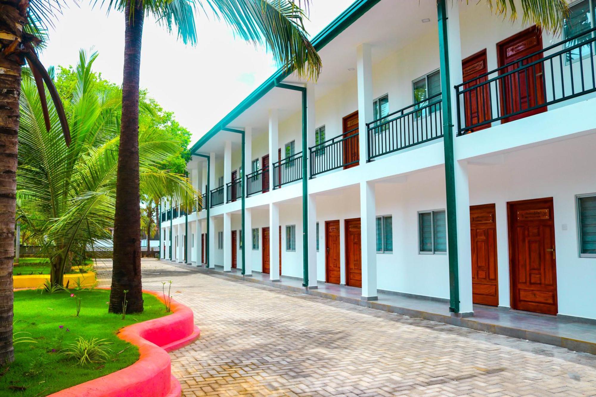 Reecha Resort & Hotel Kilinochchi Luaran gambar
