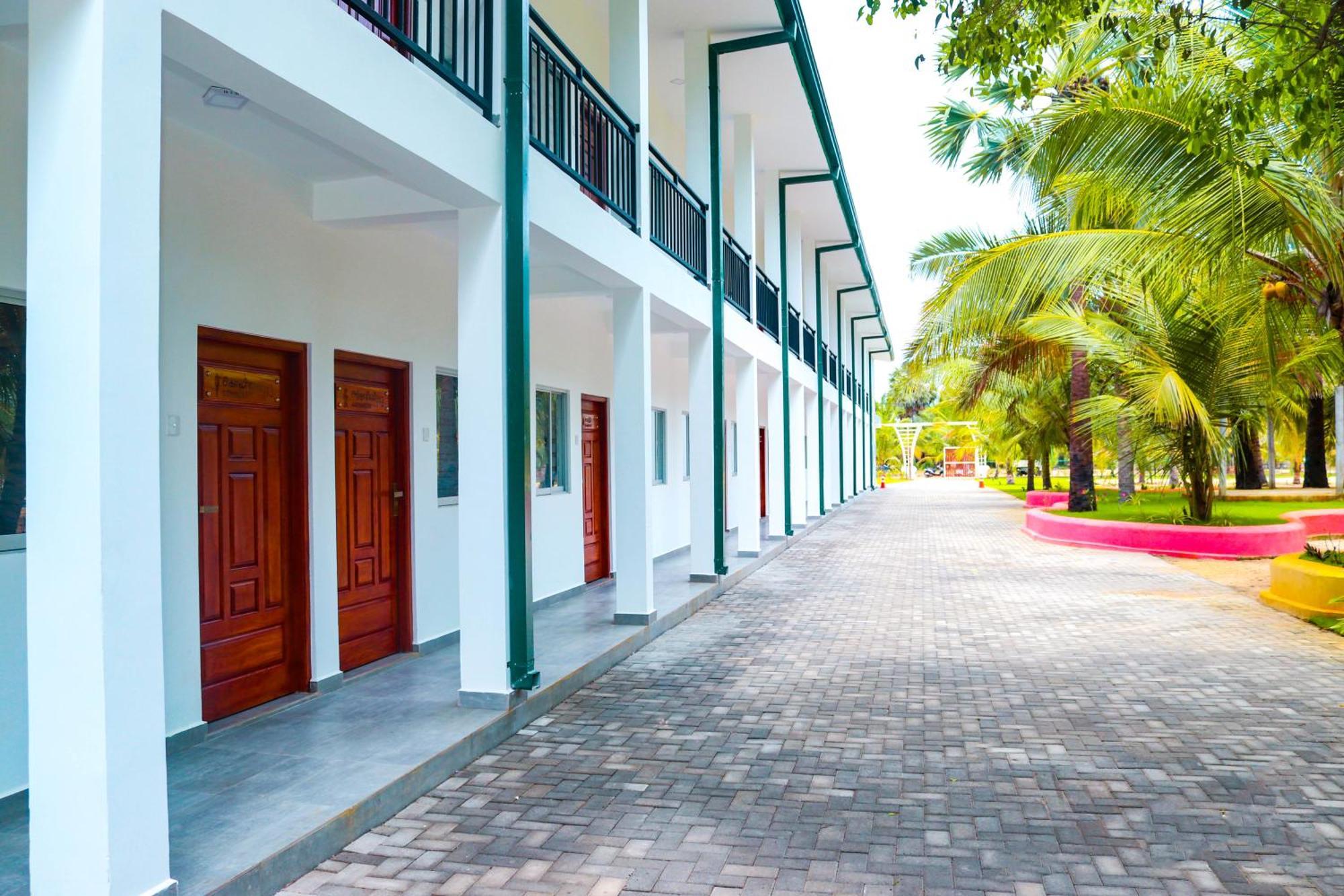Reecha Resort & Hotel Kilinochchi Luaran gambar